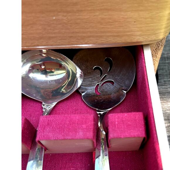 1847 MCM Rogers Bros 'Flair' 67-PC Silverplate 7-PC Place Setting Service for 8 - Picture 15 of 16